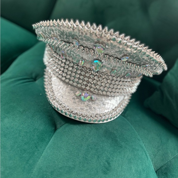 Hat - Picture 1 of 4